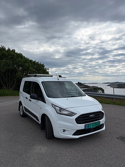 Ford Transit Connect 2 of 5