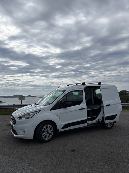 Ford Transit Connect 4 of 5