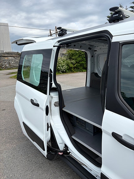 Ford Transit Connect 5 of 5