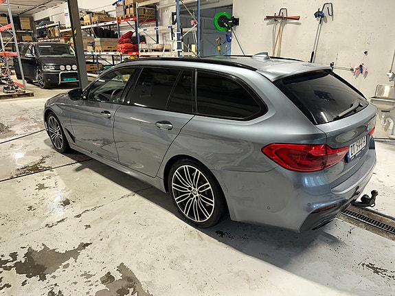 BMW 520d 3 of 5