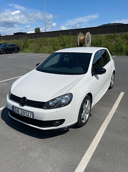 Volkswagen Golf VI 2 of 5