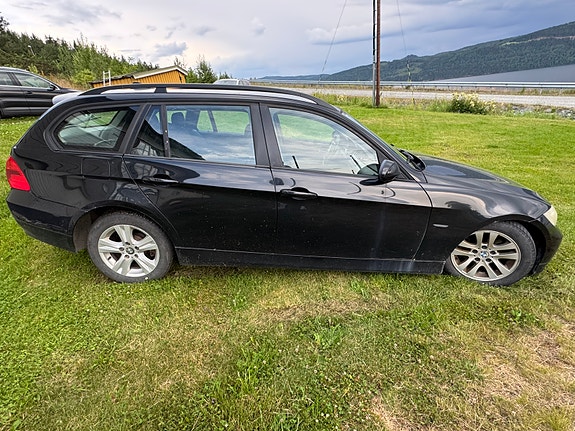 BMW 320d 5 of 5