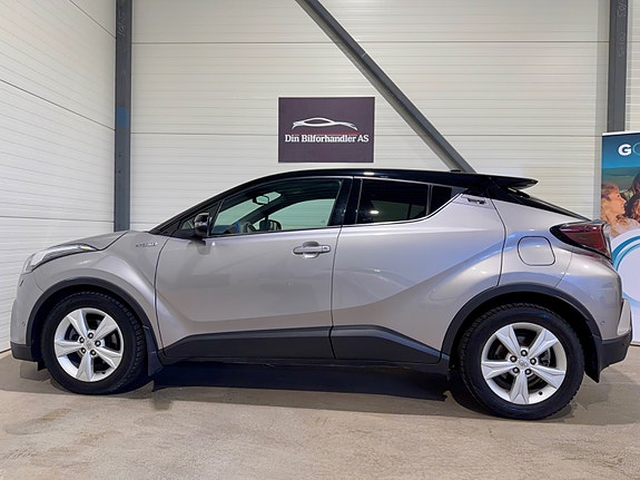 Toyota C-HR 12 of 30