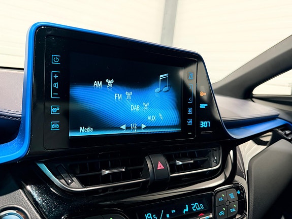 Toyota C-HR 26 of 30