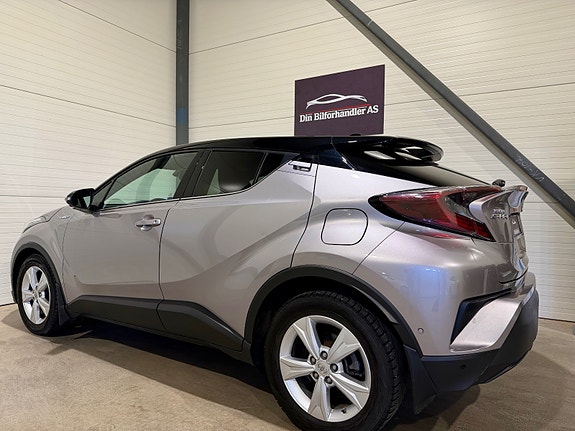 Toyota C-HR 10 of 30