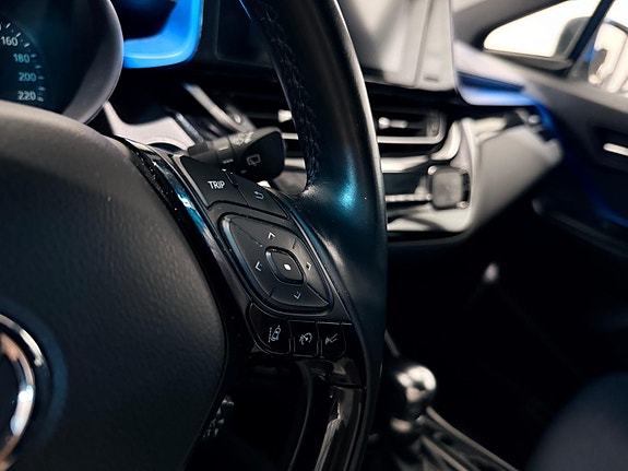 Toyota C-HR 21 of 30