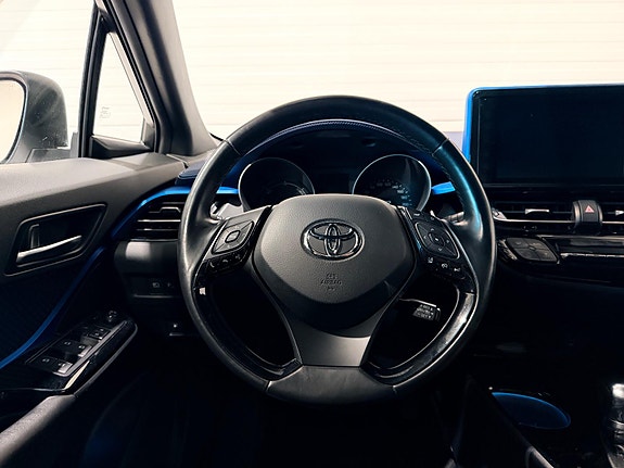 Toyota C-HR 17 of 30