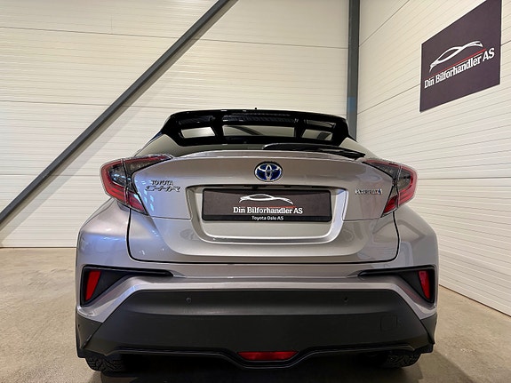 Toyota C-HR 8 of 30