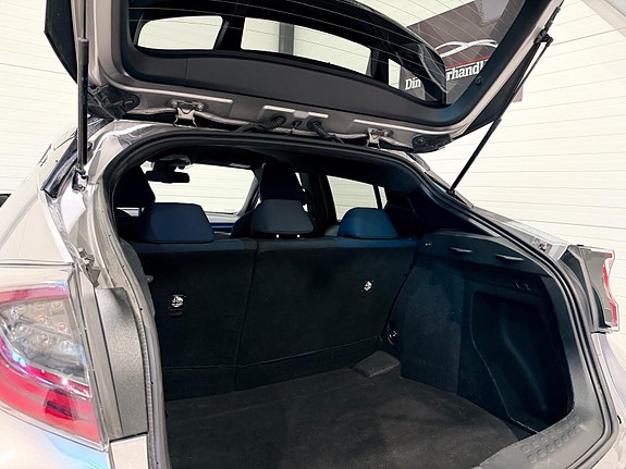 Toyota C-HR 13 of 30