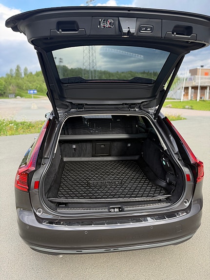Volvo V90 6 of 16