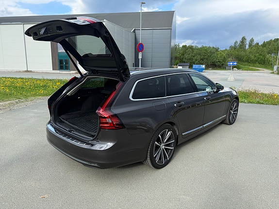 Volvo V90 4 of 16