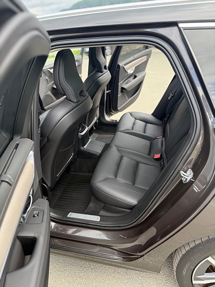 Volvo V90 10 of 16