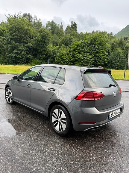 Volkswagen e-Golf VII 5 of 5