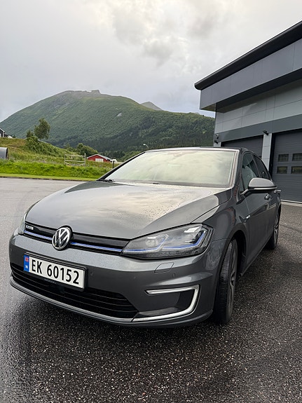 Volkswagen e-Golf VII 4 of 5