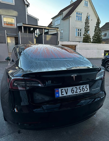 Tesla Model 3 5 of 5