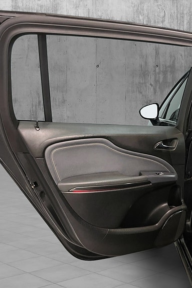 Opel Zafira Tourer 27 of 30