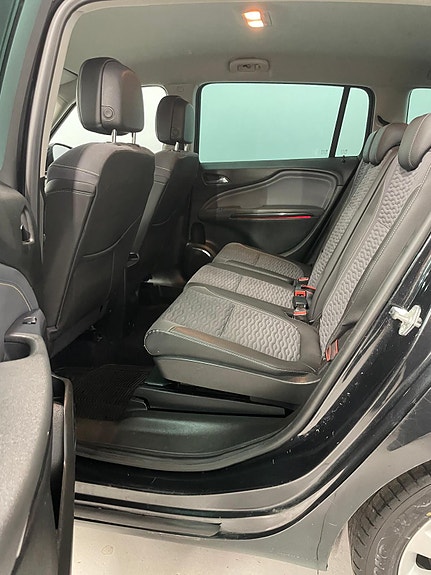 Opel Zafira Tourer 28 of 30
