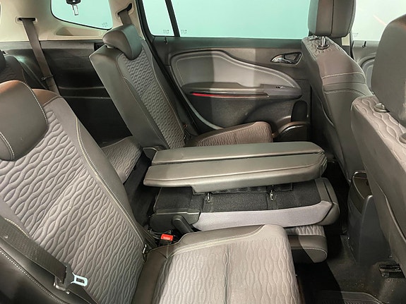 Opel Zafira Tourer 19 of 30
