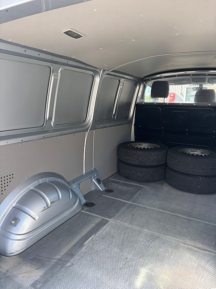 Volkswagen Transporter 2 of 5