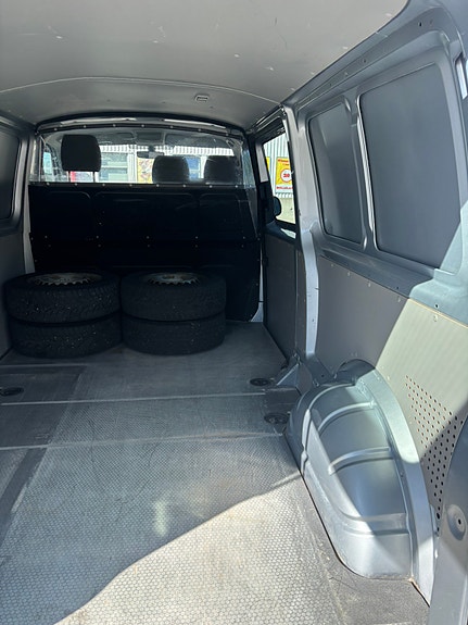 Volkswagen Transporter 4 of 5