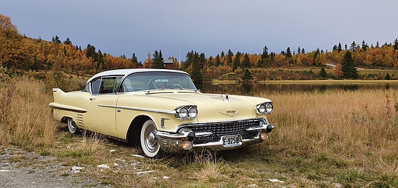 Cadillac Coupé DeVille 5 of 5