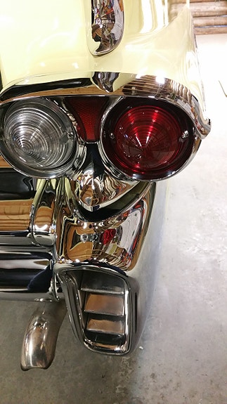 Cadillac Coupé DeVille 13 of 23