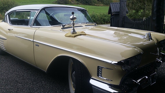 Cadillac Coupé DeVille 12 of 23