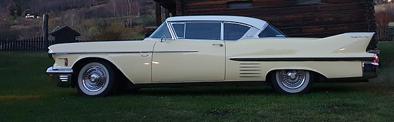 Cadillac Coupé DeVille 3 of 5
