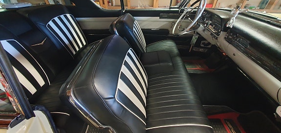 Cadillac Coupé DeVille 17 of 23