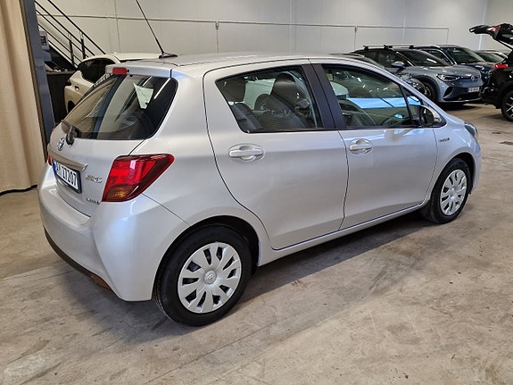 Toyota Yaris 5 of 5