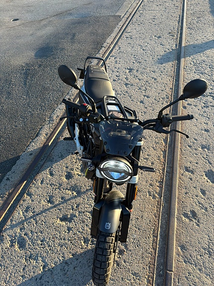 Husqvarna Svartpilen 125 5 of 8