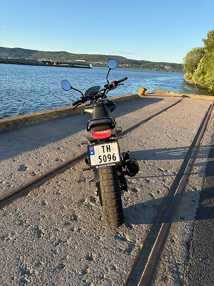 Husqvarna Svartpilen 125 4 of 8
