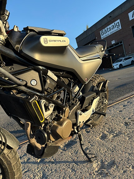 Husqvarna Svartpilen 125 7 of 8