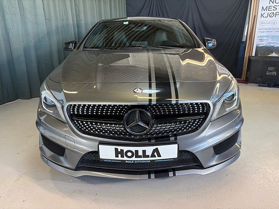 Mercedes-Benz CLA 2 of 5