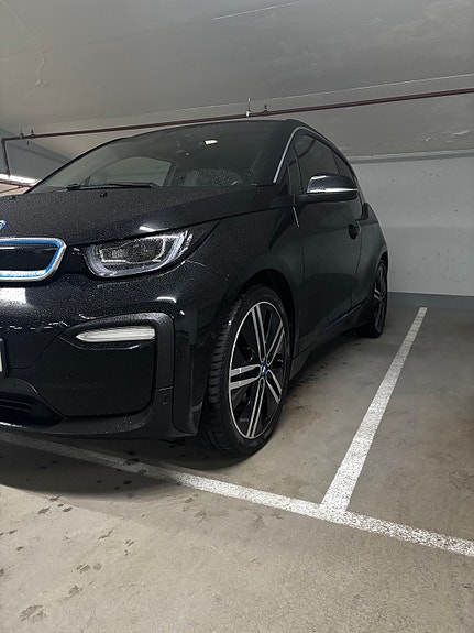 BMW i3 4 of 5