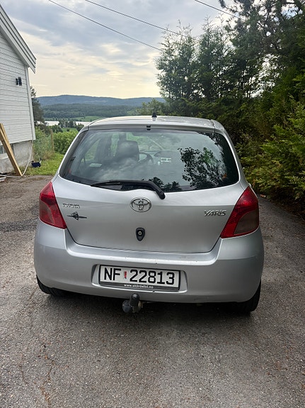 Toyota Yaris 5 of 5