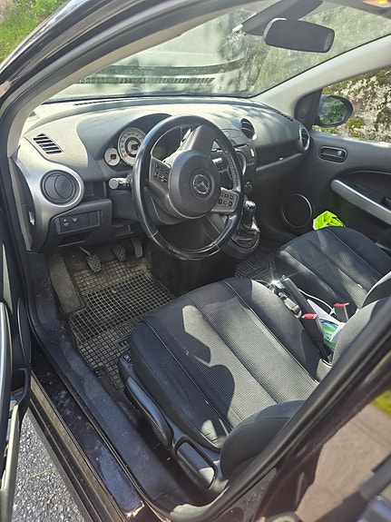 Mazda 2 5 of 5