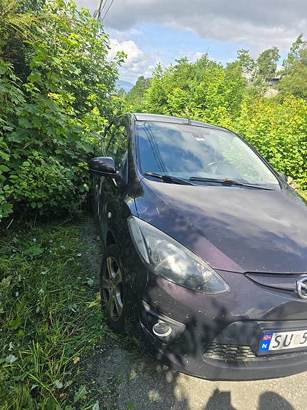 Mazda 2 2 of 5