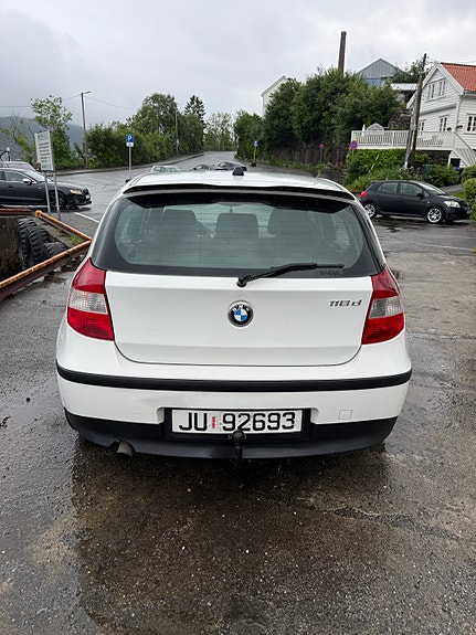 BMW 118d 5 of 5