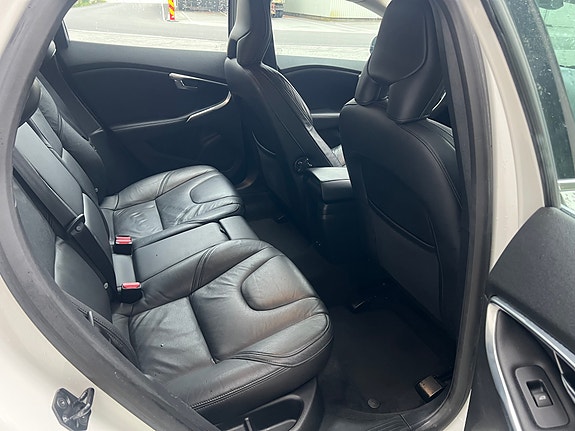 Volvo V40 5 of 5
