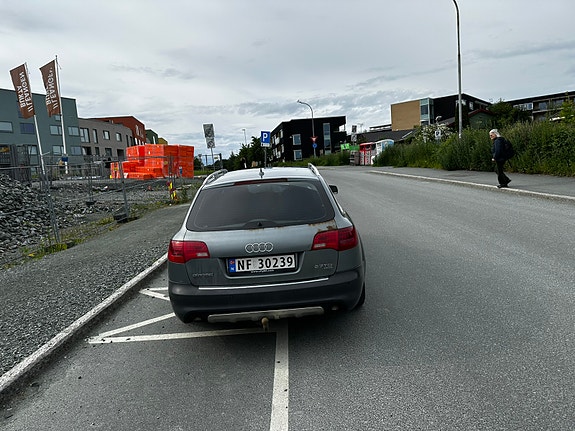 Audi A6 allroad 4 of 5