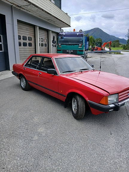 Ford Granada 1982 photo 4