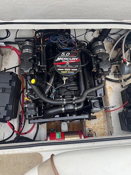 Glastron GS249 2004-modell | 25 fot | MerCruiser 5.0 MPI 220 hk 21 of 22