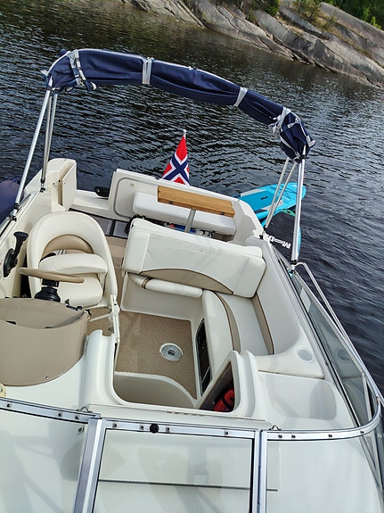 Glastron GS249 2004-modell | 25 fot | MerCruiser 5.0 MPI 220 hk 5 of 22