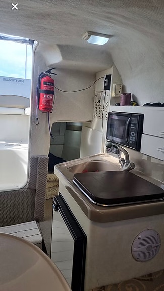 Glastron GS249 2004-modell | 25 fot | MerCruiser 5.0 MPI 220 hk 7 of 22