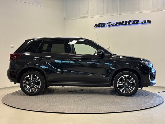 Suzuki Vitara 3 of 24