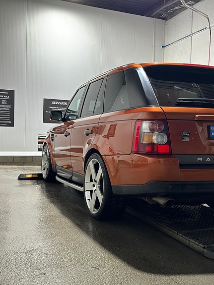 Land Rover Range Rover 3 of 5