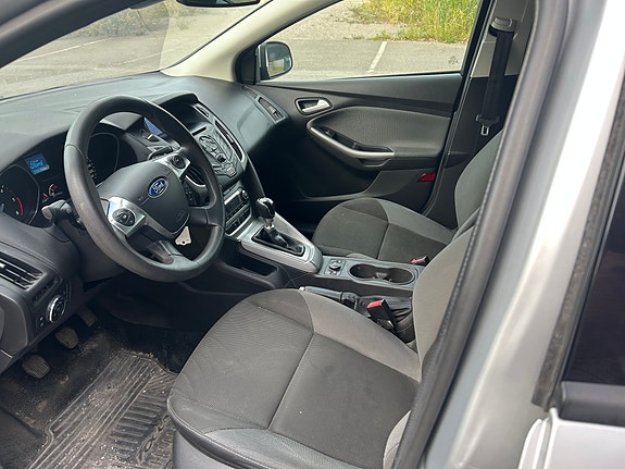 Ford Focus 12 of 13