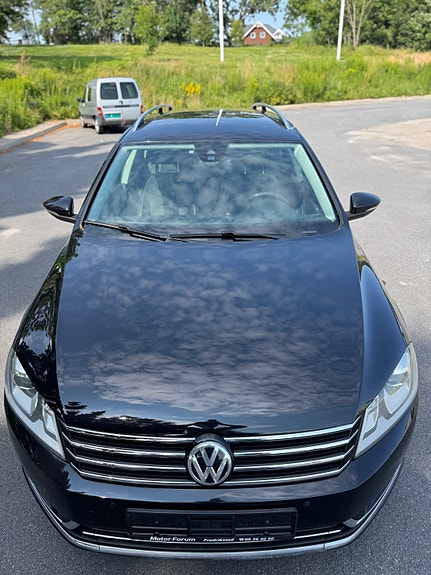 Volkswagen Passat 4 of 22