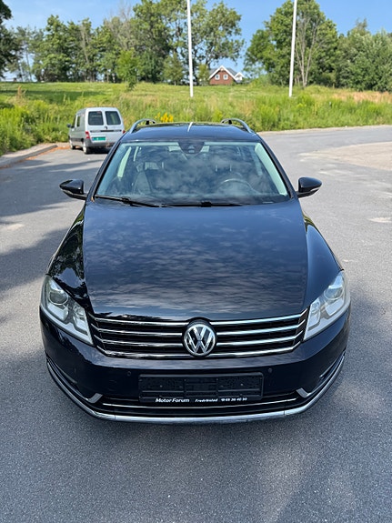 Volkswagen Passat 3 of 22